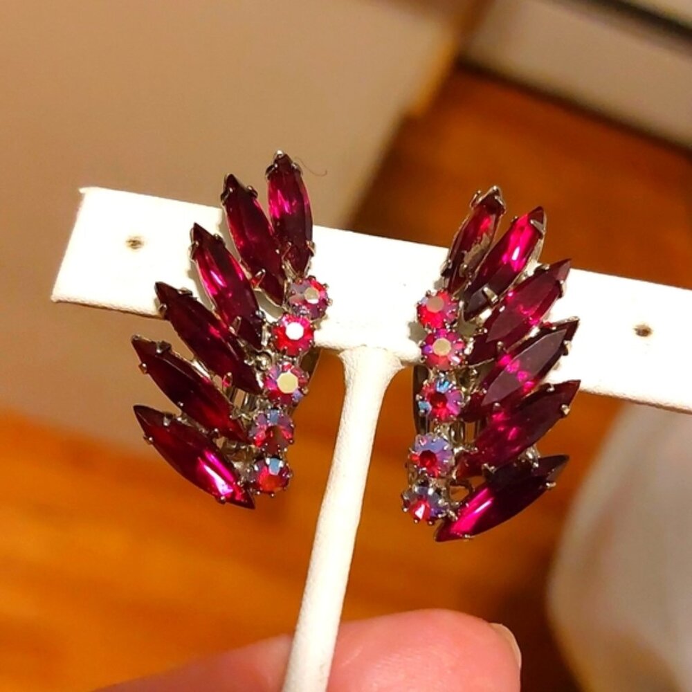 Vintage red rhinestone marquise clip on earrings silvertone
